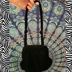 Spring Hinged Black Velvet Purse